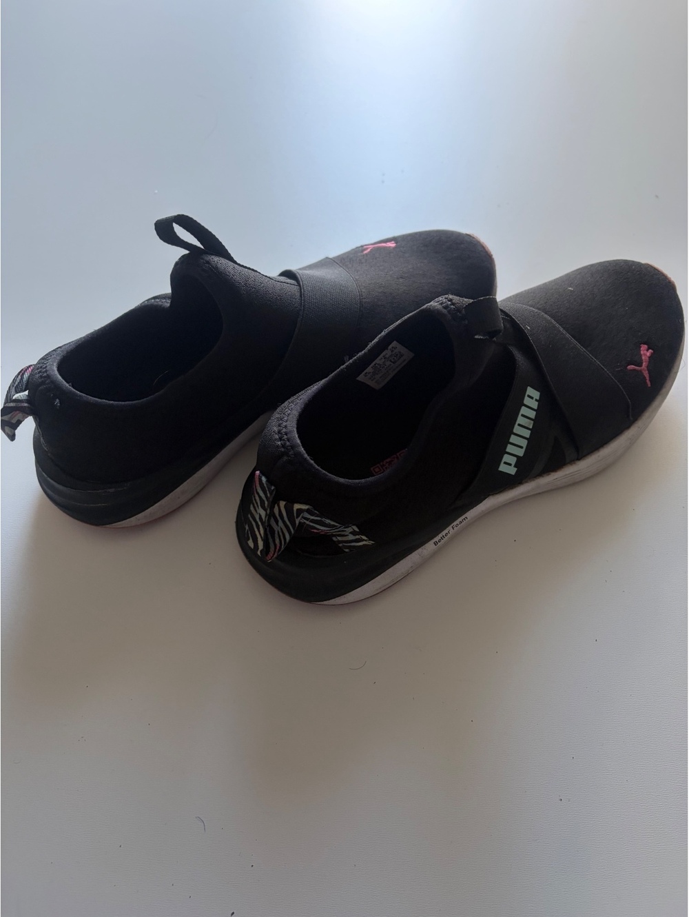 Puma Women's Slip-On Sneakers Black with Pink Accents Size 6